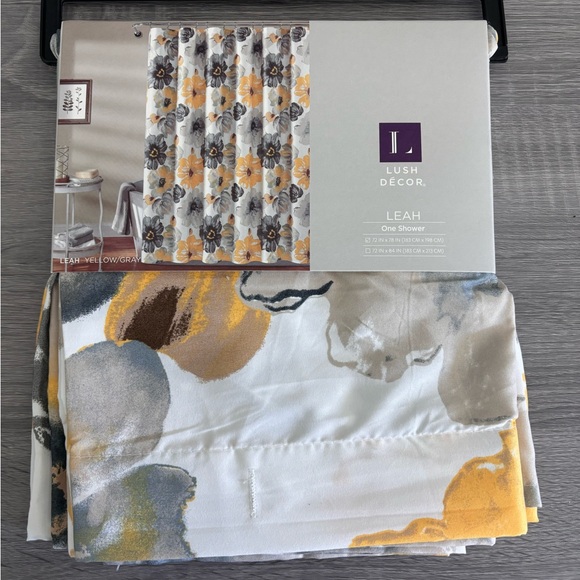 Lush Decor Leah Shower Curtain - Picture 2 of 5